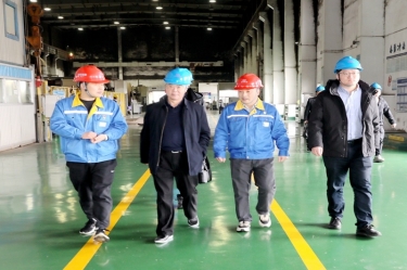 2024年(nian) 1月30日(ri)，浙江(jiang)省經(jing)信(xin)廳機(jī)關黨委(wei)二級巡視員(yuan)孫自強莅臨景興紙業開展(zhan)歲末年(nian)初安(an)全生(sheng)産(chan)督導(dao)