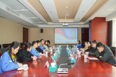 市(shi)委(wei)常委(wei)、宣傳(chuan)部(bu)部(bu)長(zhang)沈志(zhì)鳳莅臨景興紙業慰問高(gao)端人(ren)才(cai)